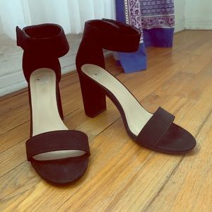 Elegant high heeled sandals